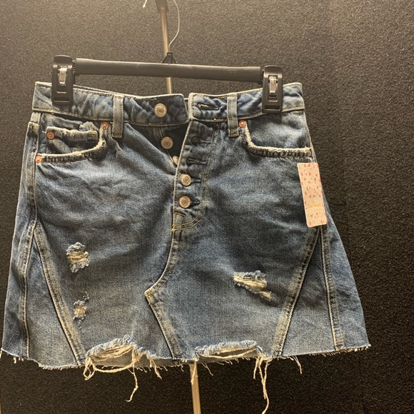 FREE PEOPLE
Destroyed Button Denim Skirt In Harvey - Picture 9 of 15